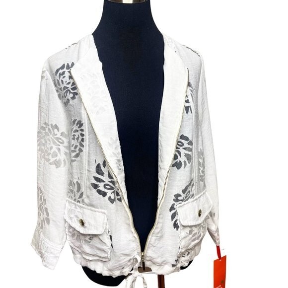 NWT Women's White Jacket Size 8P - Picture 1 of 14